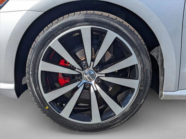 Used 2018 Volkswagen Passat GT image 22