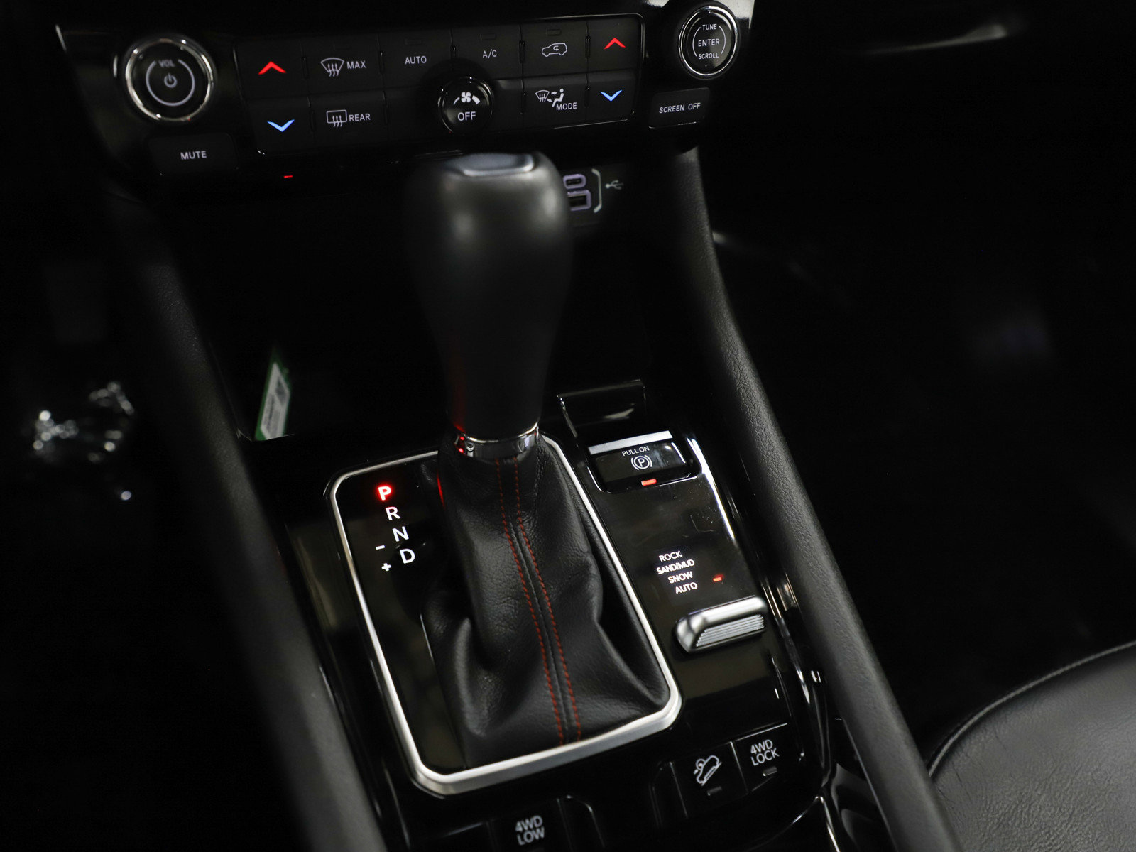 Used 2025 Jeep Compass Trailhawk image 23