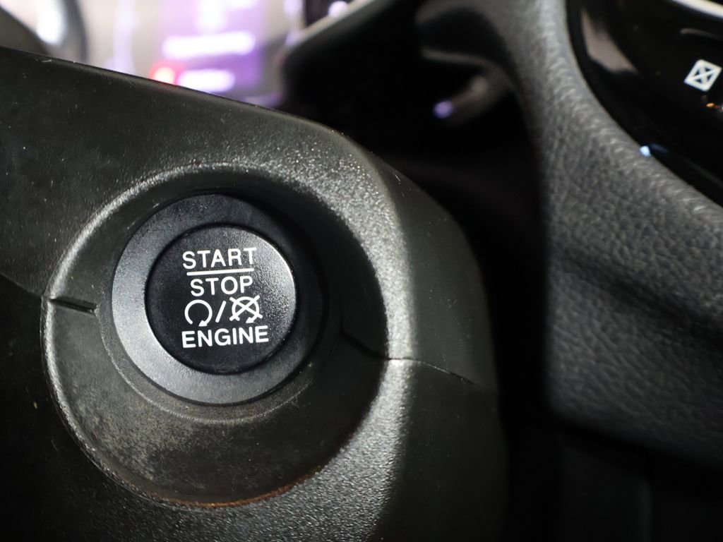 Used 2020 Jeep Compass Latitude AWD/4WD image 32