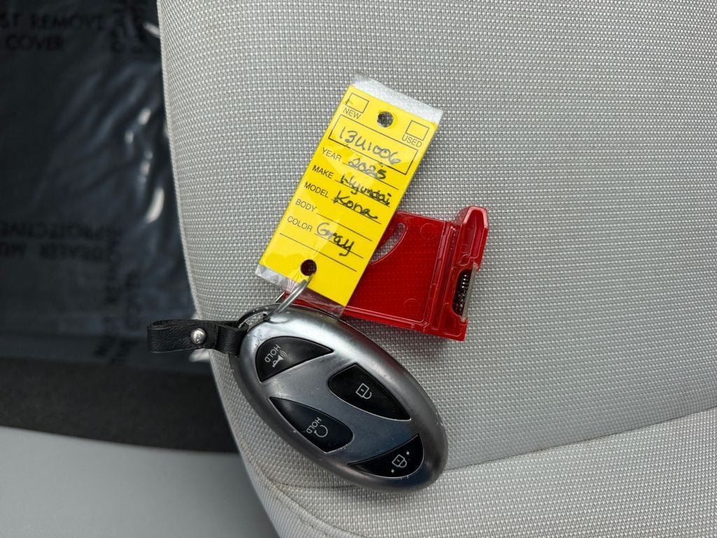 Used 2025 Hyundai Kona SEL AWD/4WD image 30