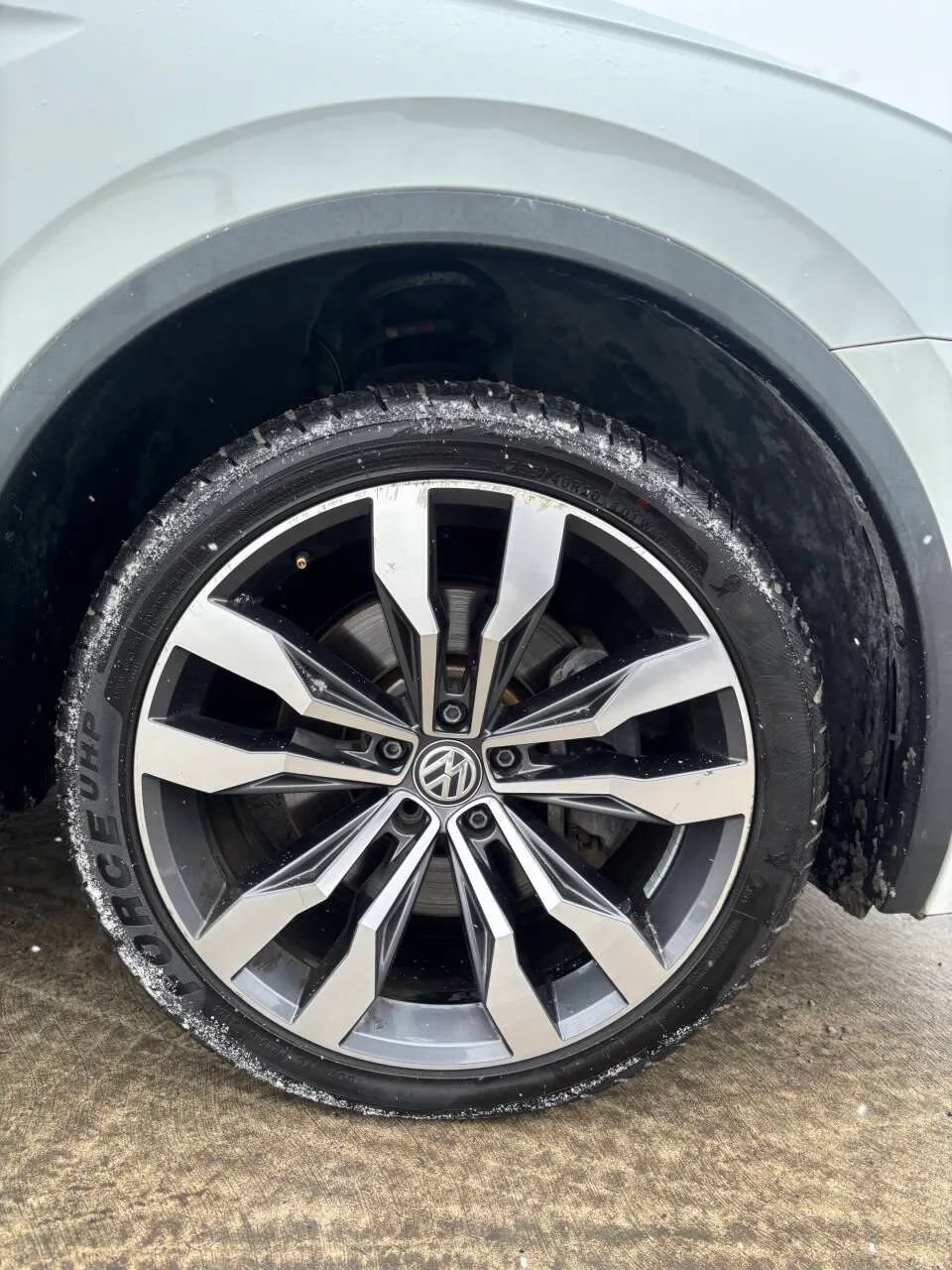 Used 2020 Volkswagen Tiguan SEL Premium R-Line w/ 3rd Row Seat Package AWD/4WD image 18