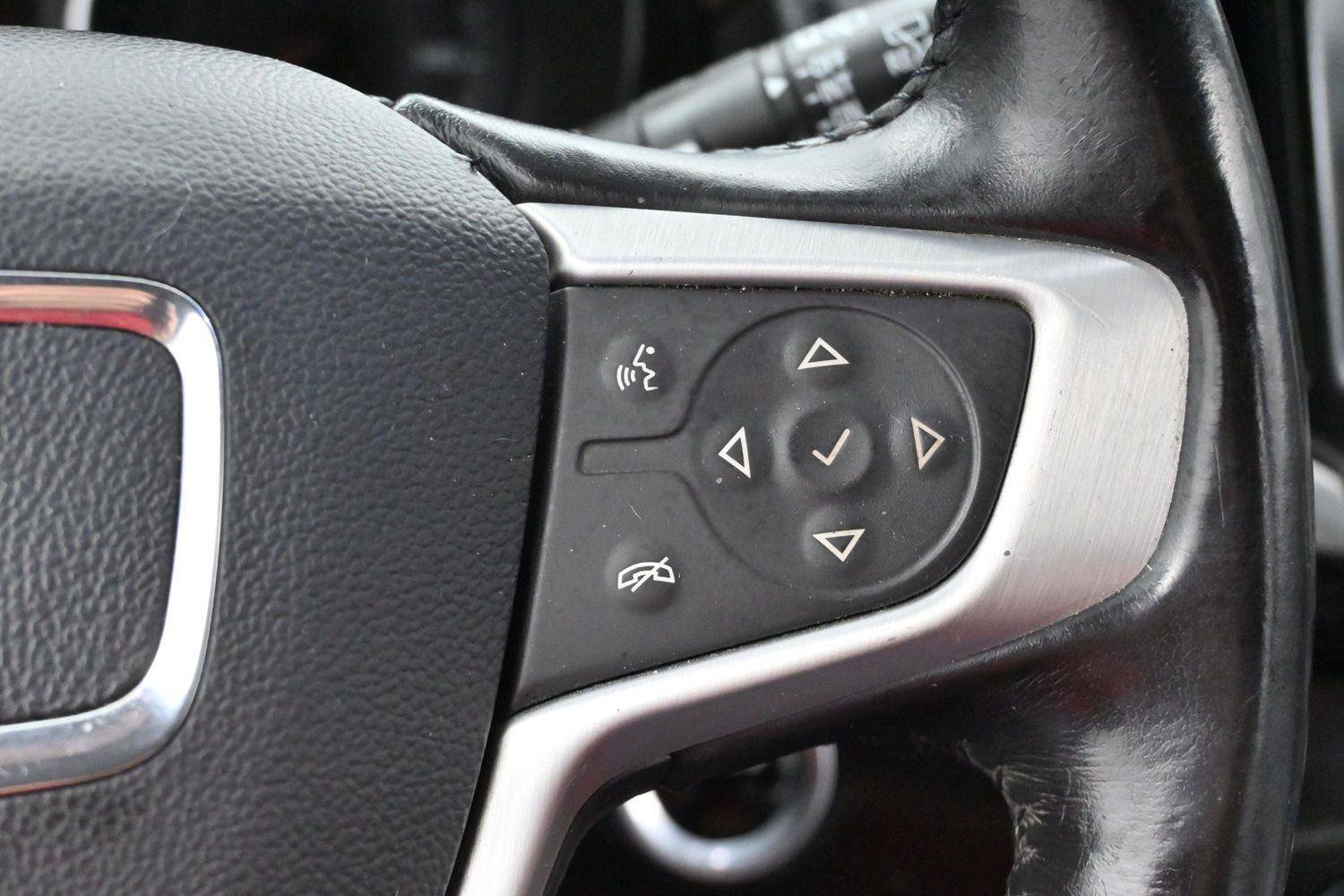 Used 2020 GMC Terrain SLE w/ Driver Convenience Package AWD/4WD image 19
