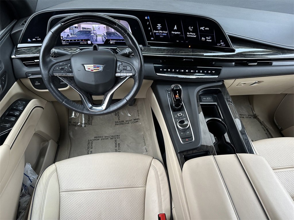 Used 2024 Cadillac Escalade Premium Luxury image 13