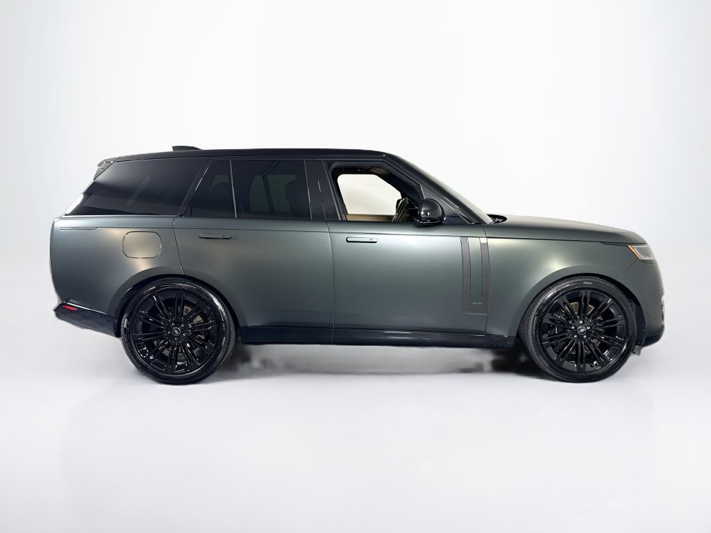 Used 2025 Land Rover Range Rover SE AWD/4WD image 6