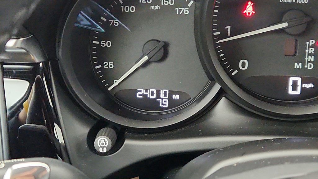 Used 2024 Porsche Macan image 16