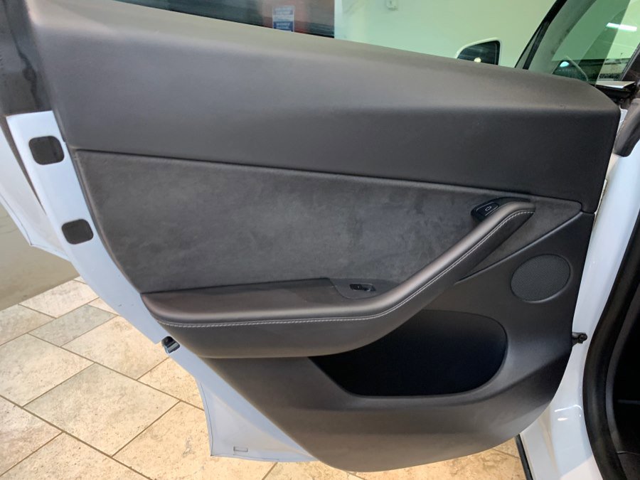 Used 2021 Tesla Model Y Long Range image 39