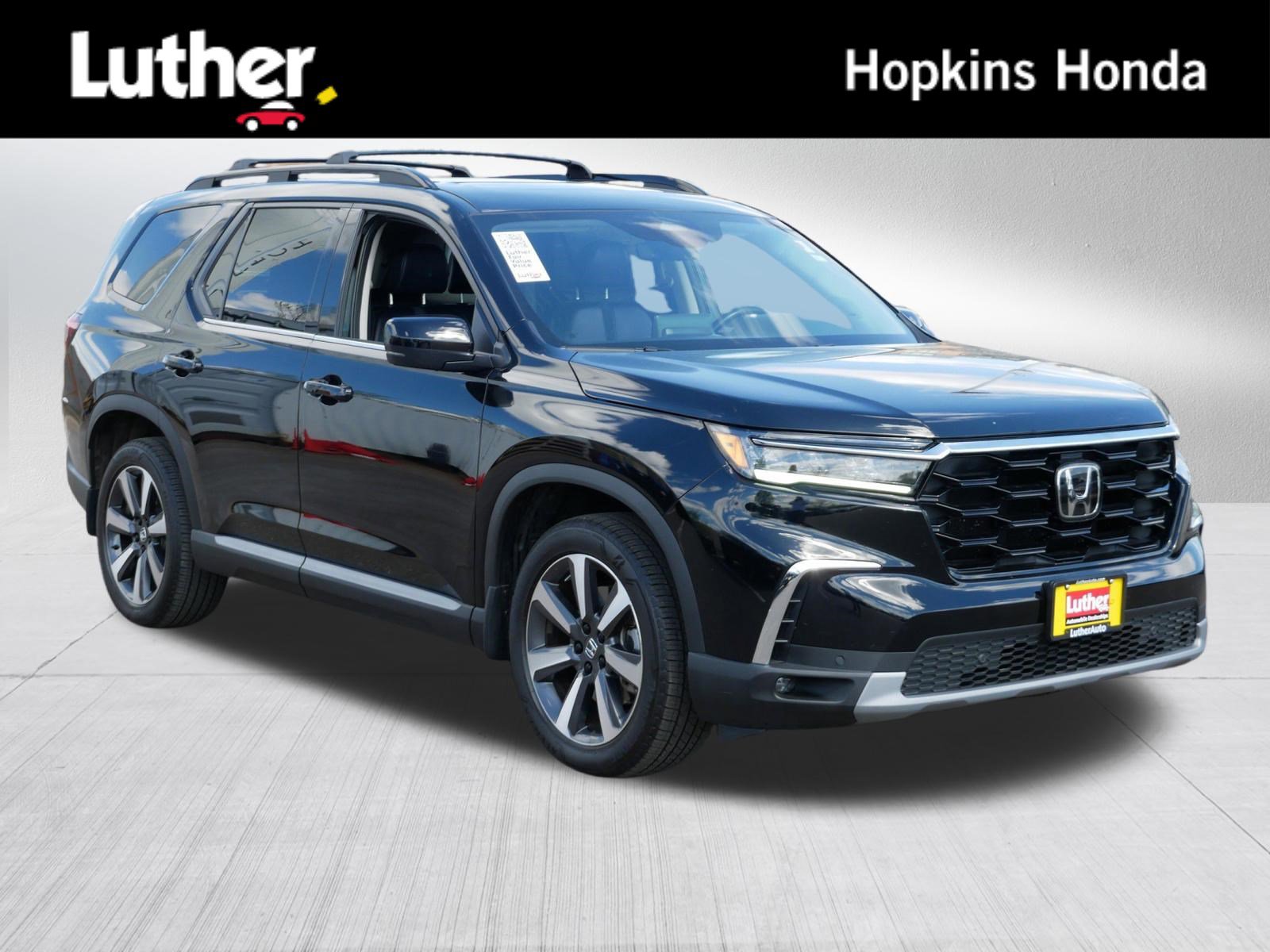 Certified 2023 Honda Pilot Touring image 1