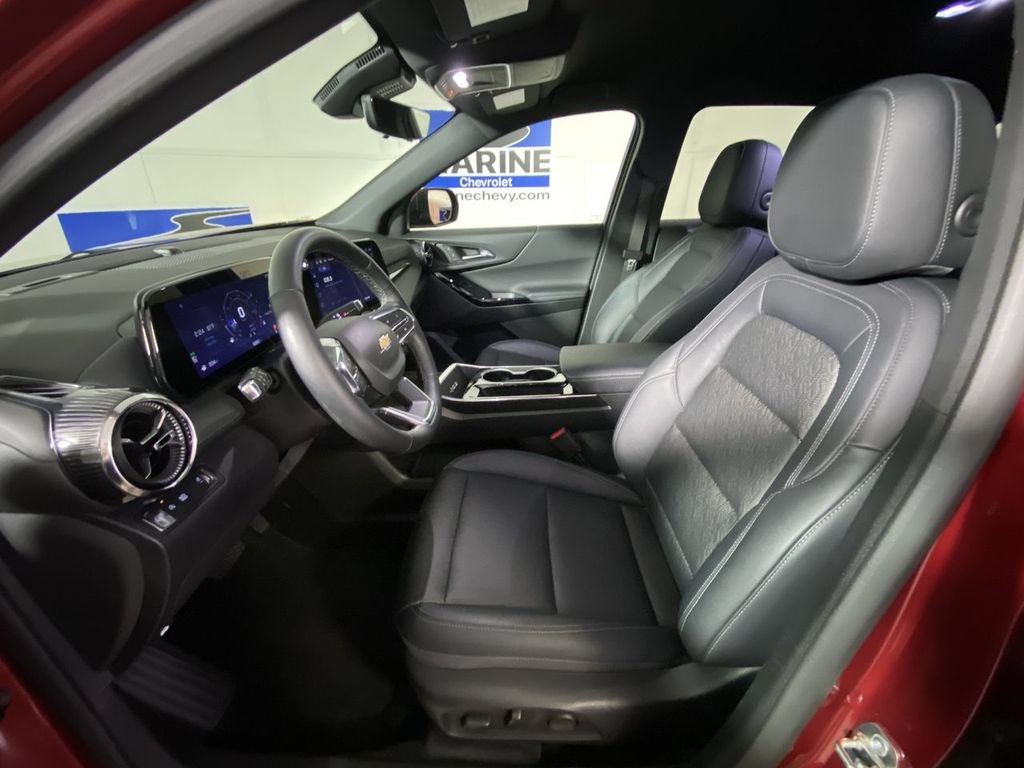 Used 2025 Chevrolet Equinox LT w/ Convenience Package II FWD image 24