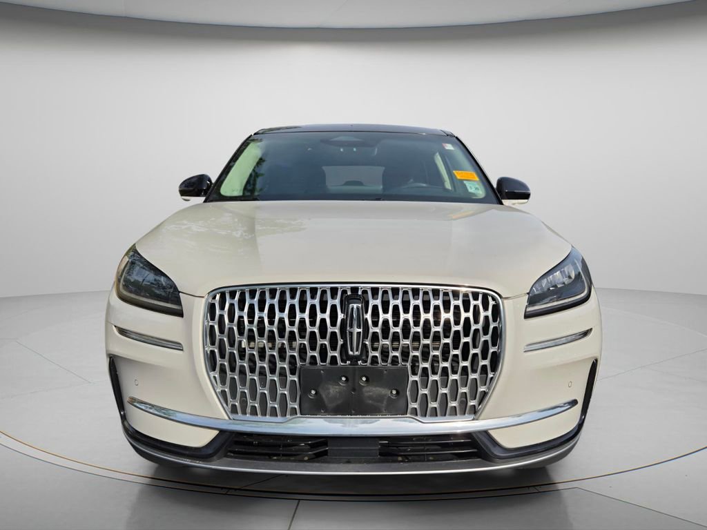 Used 2023 Lincoln Corsair AWD w/ Equipment Group 102A image 3