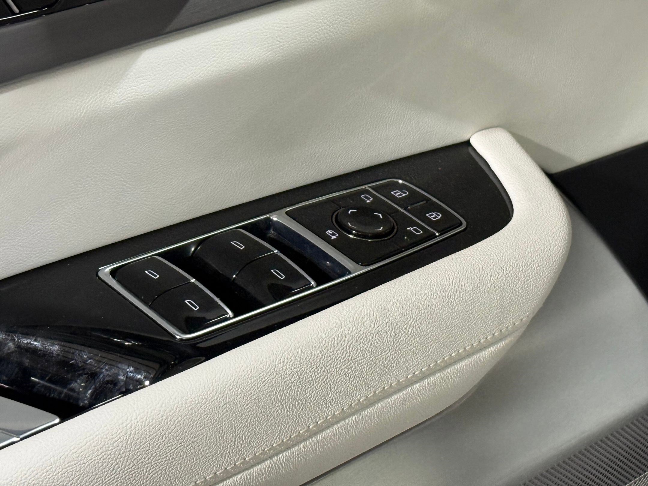 New 2026 Cadillac Vistiq Sport image 22