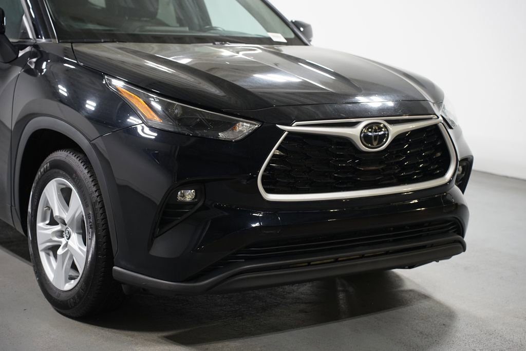 Certified 2024 Toyota Highlander LE image 4