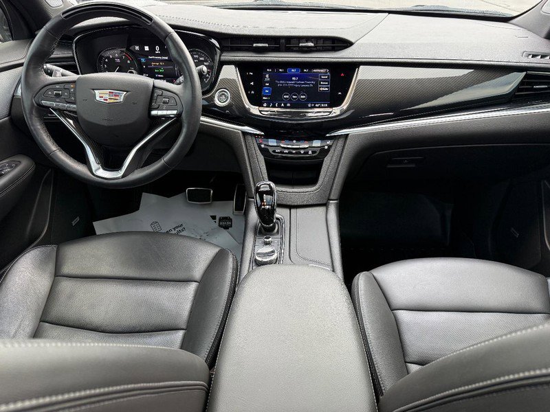 Used 2023 Cadillac XT6 Sport w/ Technology Package image 12