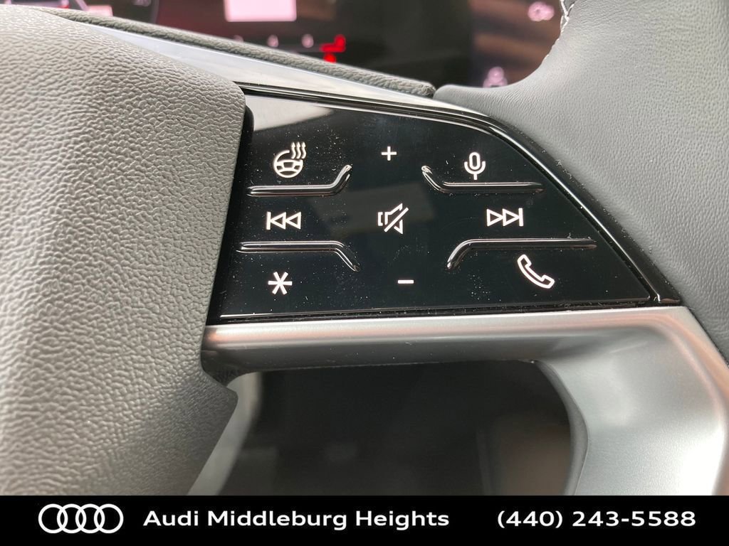 Used 2025 Audi Q5 Premium w/ Convenience Package image 34