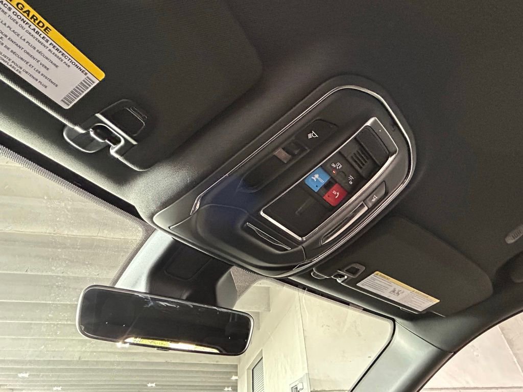 Used 2025 Jeep Grand Cherokee L Laredo image 17