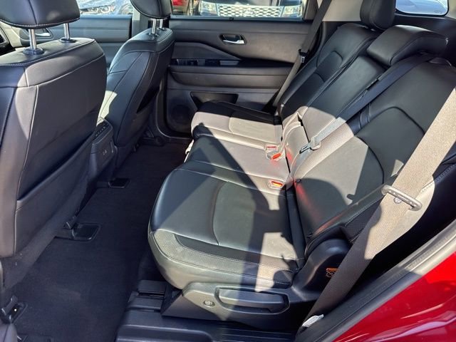 Used 2022 Nissan Pathfinder SL image 17