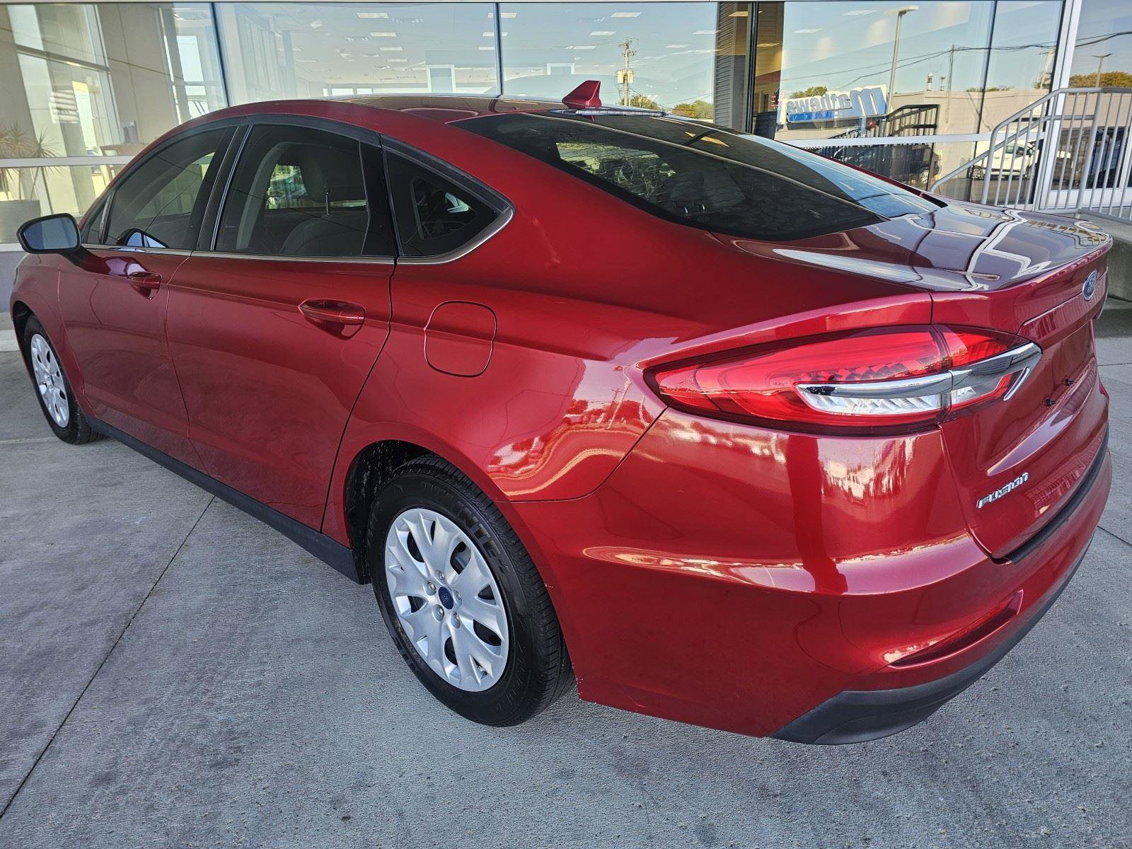 Used 2020 Ford Fusion S image 3