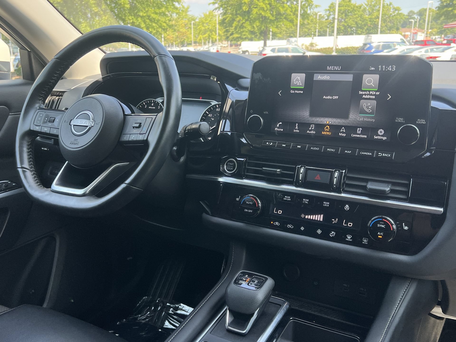 Used 2024 Nissan Pathfinder SL AWD/4WD image 3