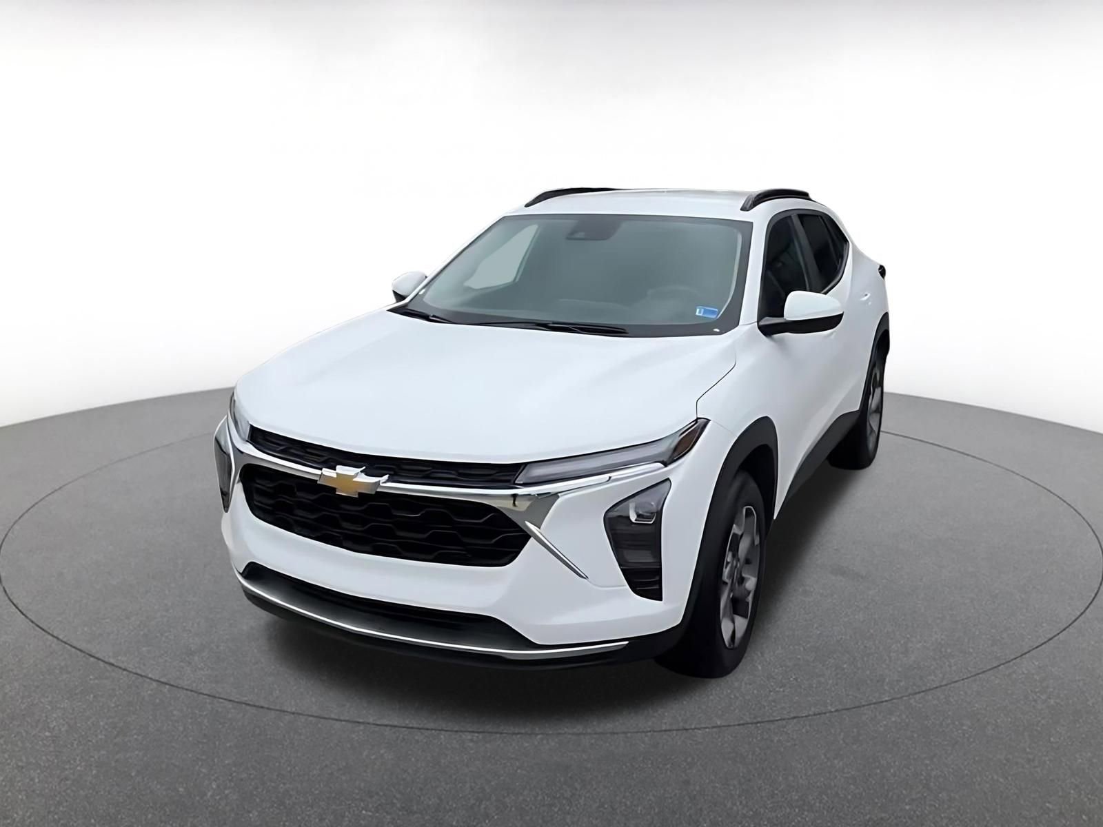Used 2025 Chevrolet Trax LT FWD image 7