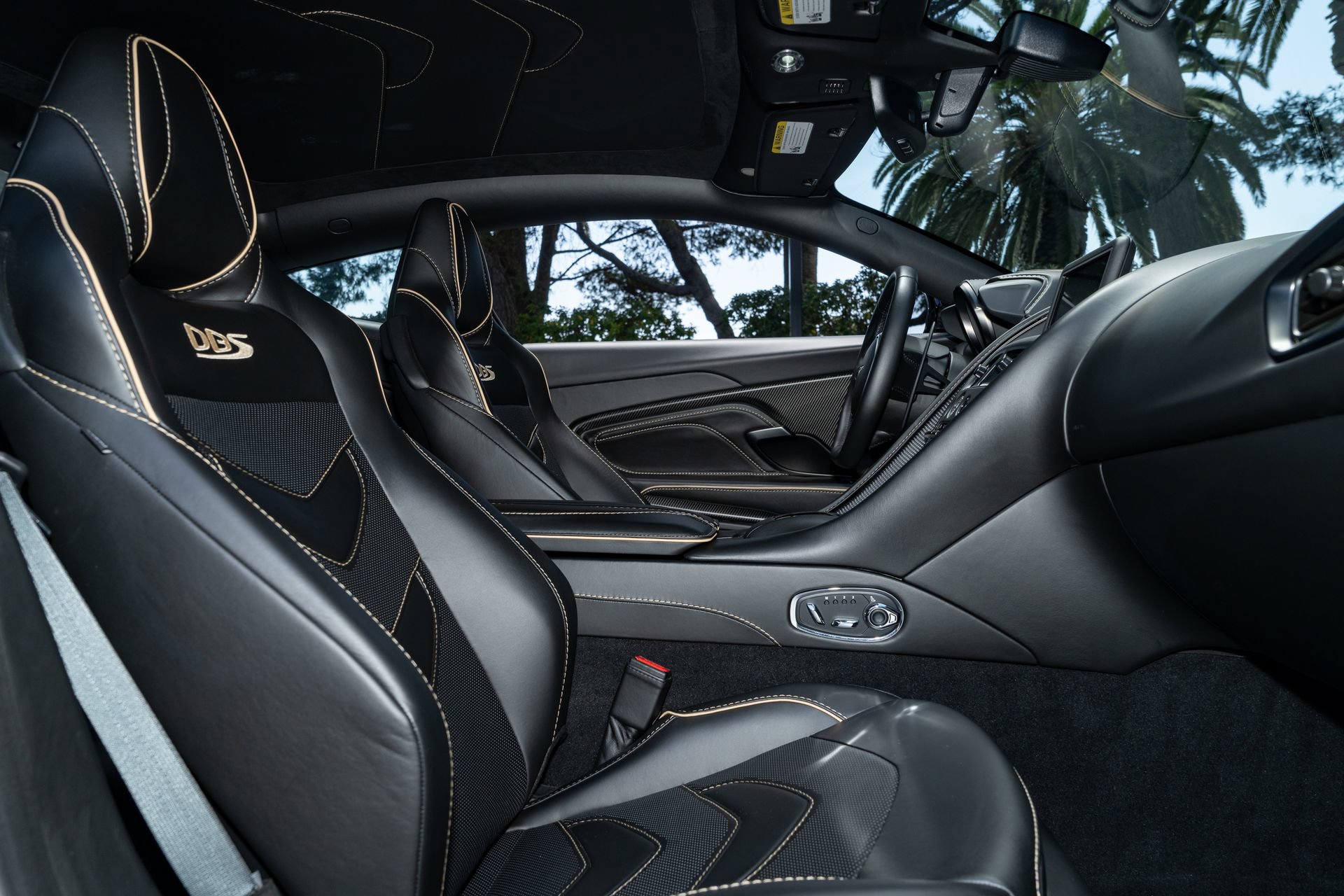 Used 2019 Aston Martin DBS Superleggera RWD image 20