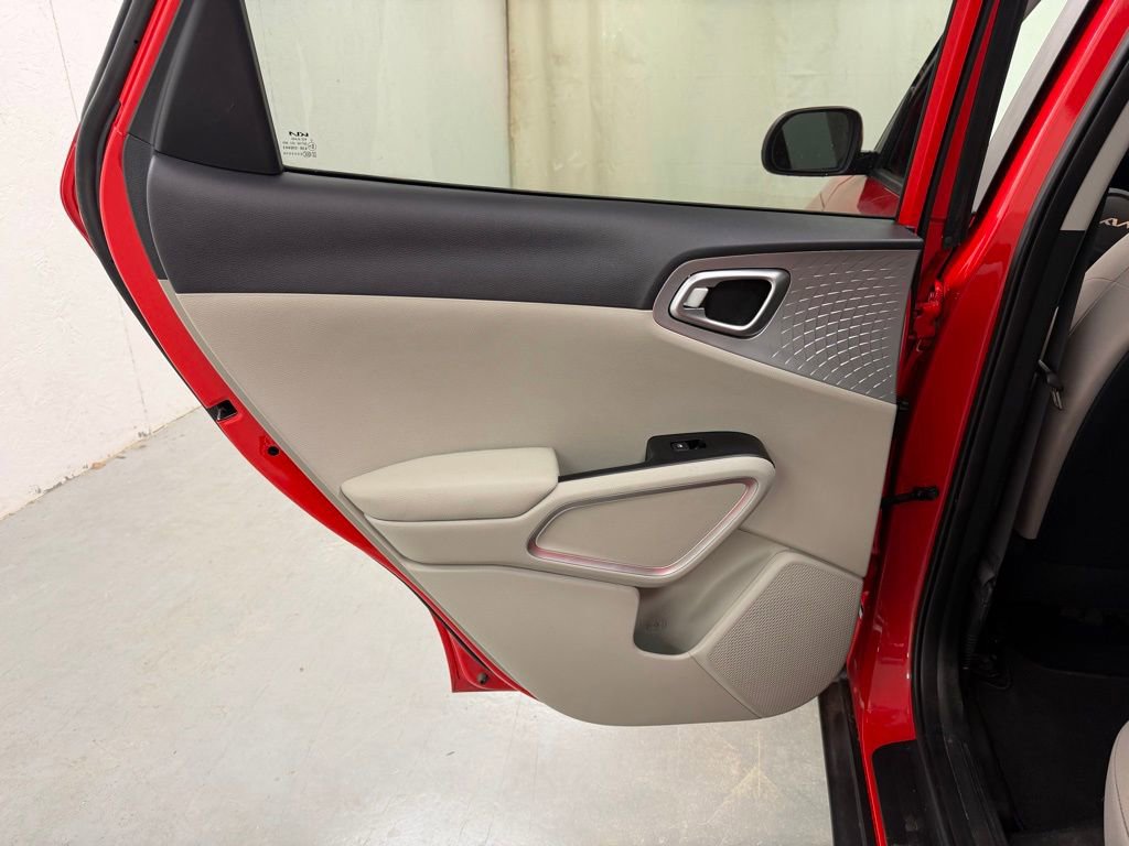 Used 2024 Kia Soul LX image 15