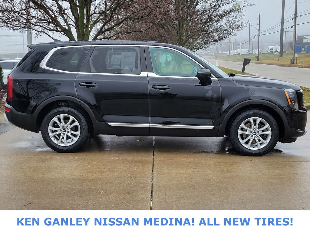 Used 2021 Kia Telluride LX image 2
