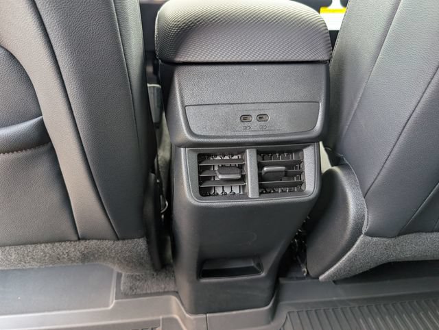New 2026 Chevrolet Equinox LT w/ Convenience Package II FWD image 6
