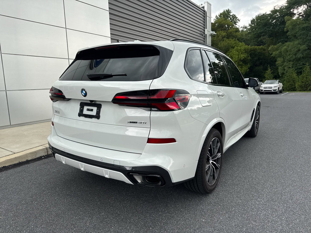 Used 2026 BMW X5 xDrive40i w/ M Sport Package AWD/4WD image 19
