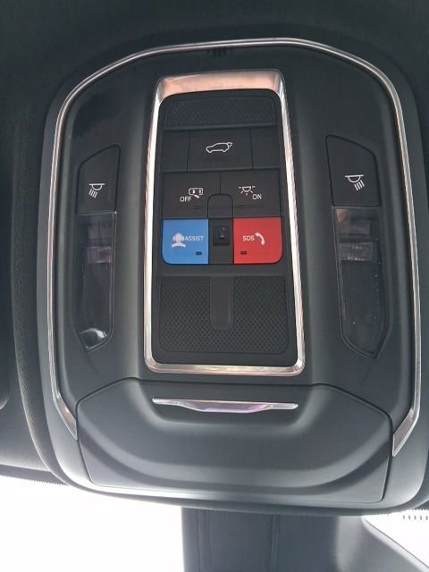 Used 2025 Jeep Grand Cherokee Altitude AWD/4WD image 27