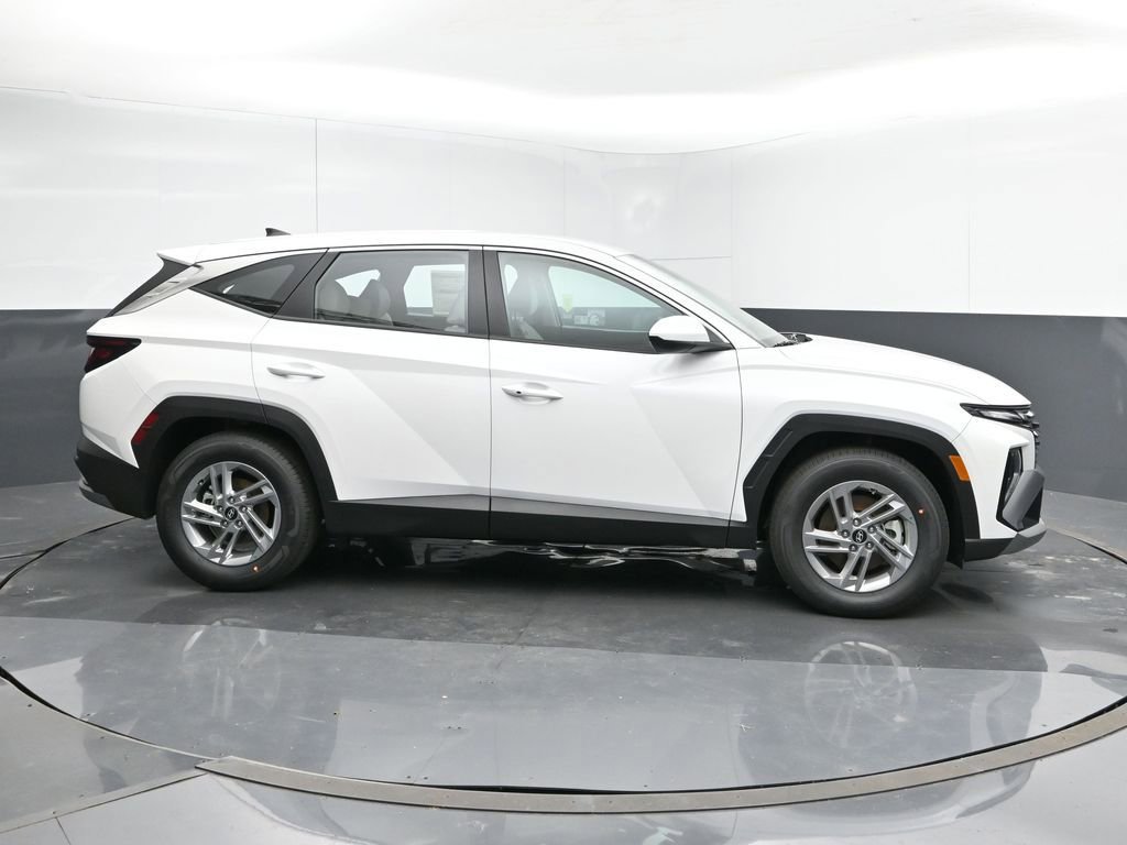 Certified 2025 Hyundai Tucson SE image 6