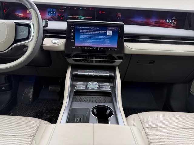 Used 2025 Lincoln Nautilus Premier w/ Equipment Group 102A image 13