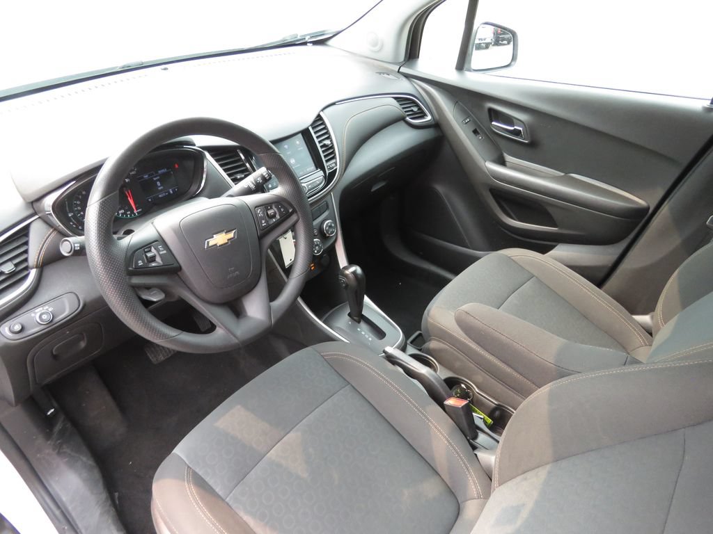 Used 2022 Chevrolet Trax LS w/ Tint and Cruise Package AWD/4WD image 11