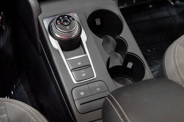 Used 2020 Ford Escape SE image 21
