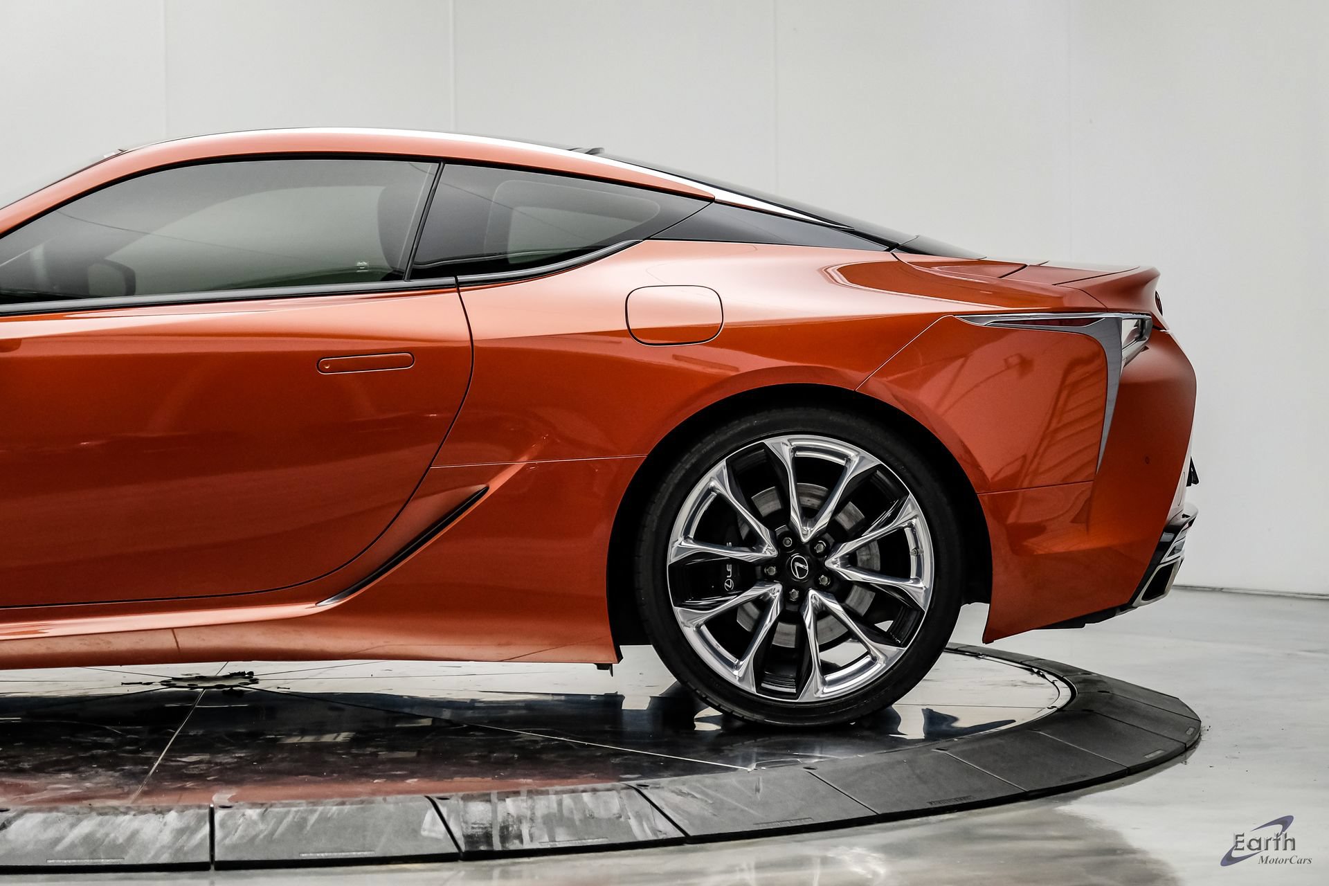 Used 2021 Lexus LC 500 Coupe w/ Performance Package RWD image 9