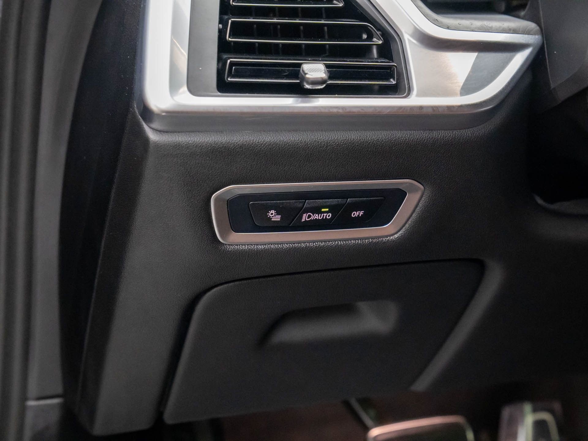 Certified 2024 BMW X7 xDrive40i w/ Executive Package image 21