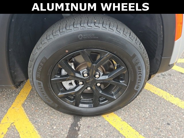 Used 2024 Jeep Grand Cherokee L Laredo image 9