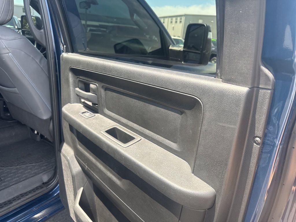 Used 2024 RAM 2500 Tradesman w/ Chrome Appearance Group image 16