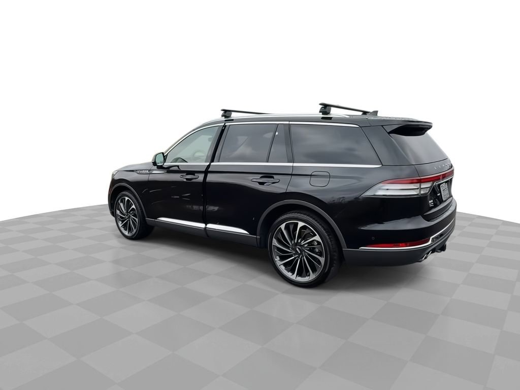 Used 2023 Lincoln Aviator Reserve w/ Equipment Group 201A image 6