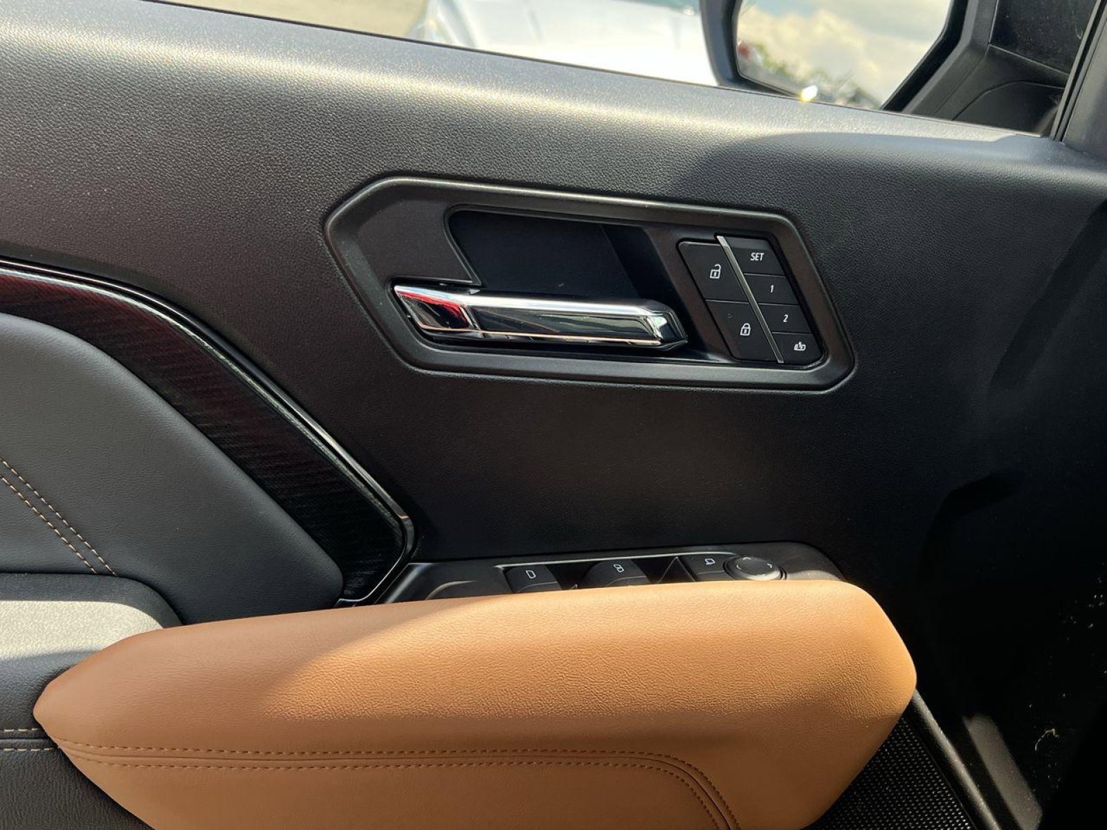 New 2025 GMC Canyon AT4 w/ Nightfall Edition image 10