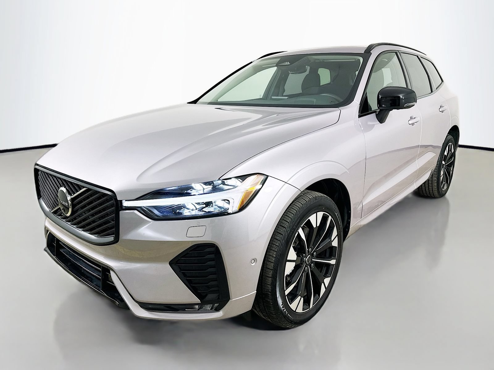 Used 2026 Volvo XC60 B5 Plus w/ Protection Package Premier