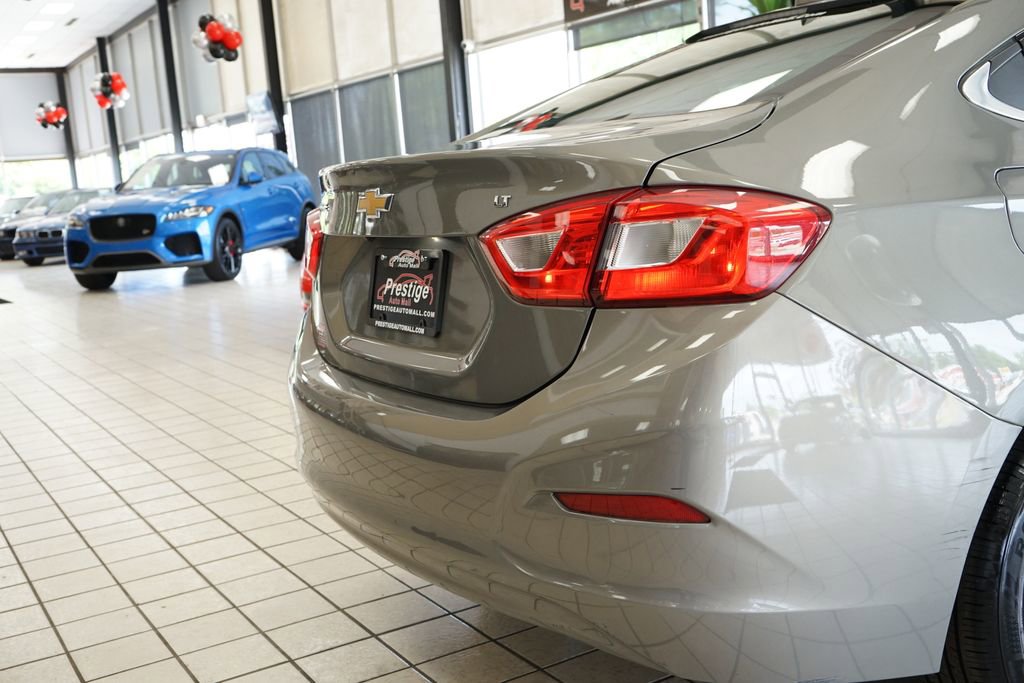 Used 2019 Chevrolet Cruze LT FWD image 16