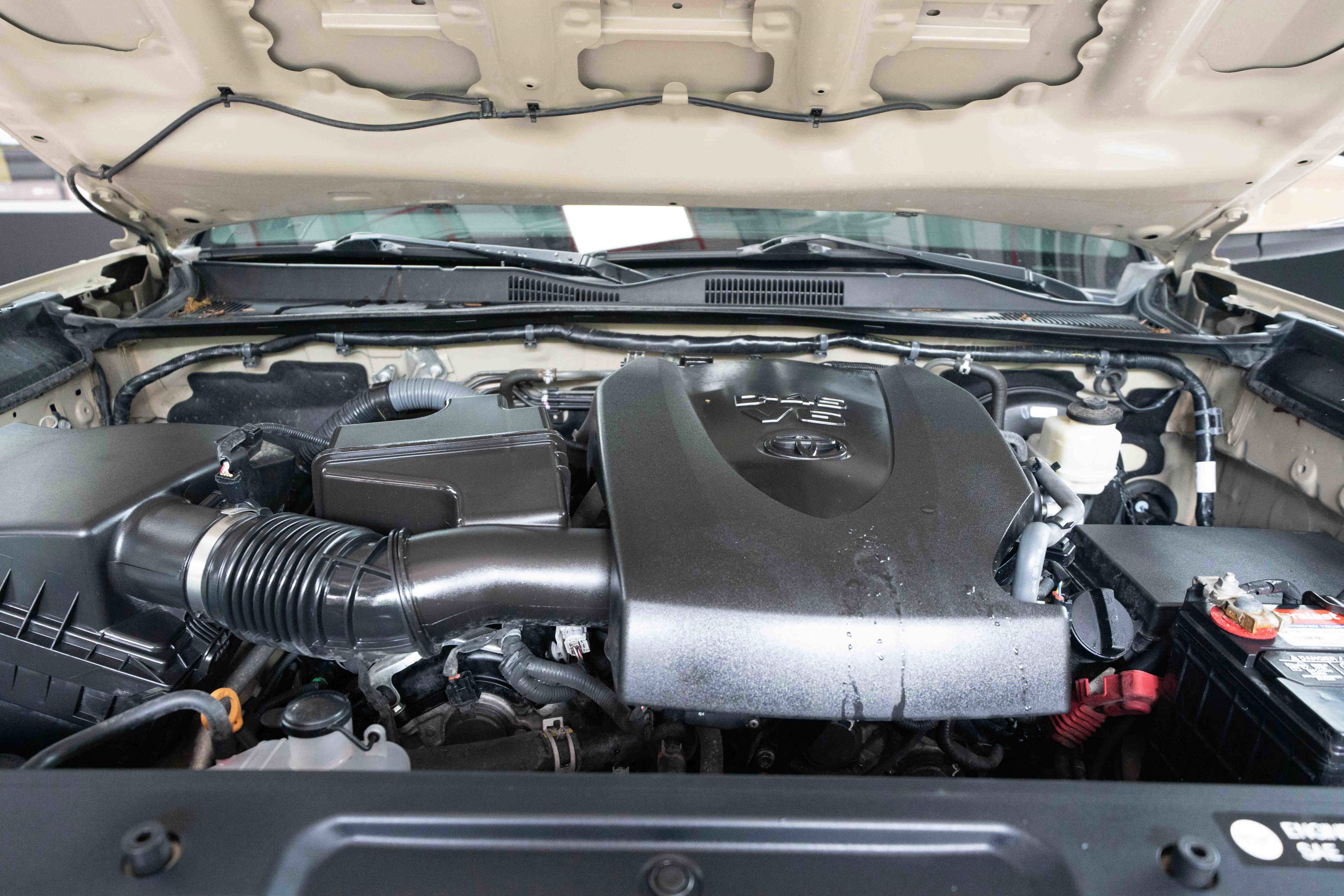 Used 2017 Toyota Tacoma TRD Sport w/ Tow Package (A/T) image 30