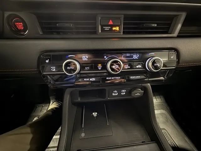 Used 2025 Honda Pilot TrailSport image 39