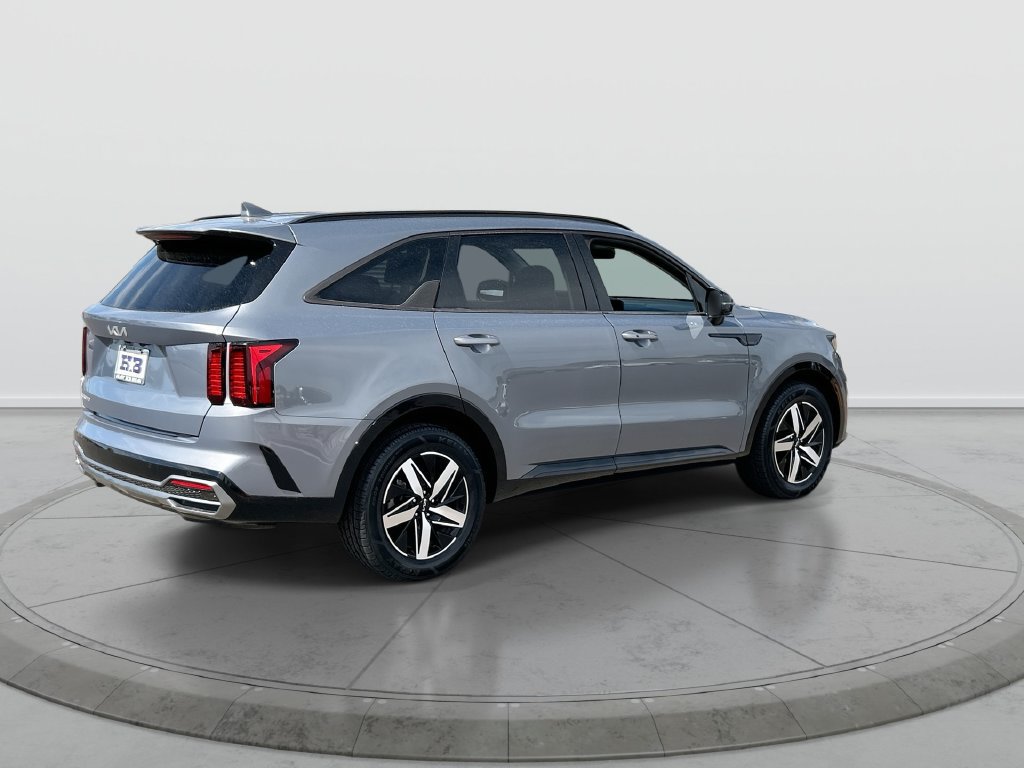 Used 2023 Kia Sorento S FWD image 8