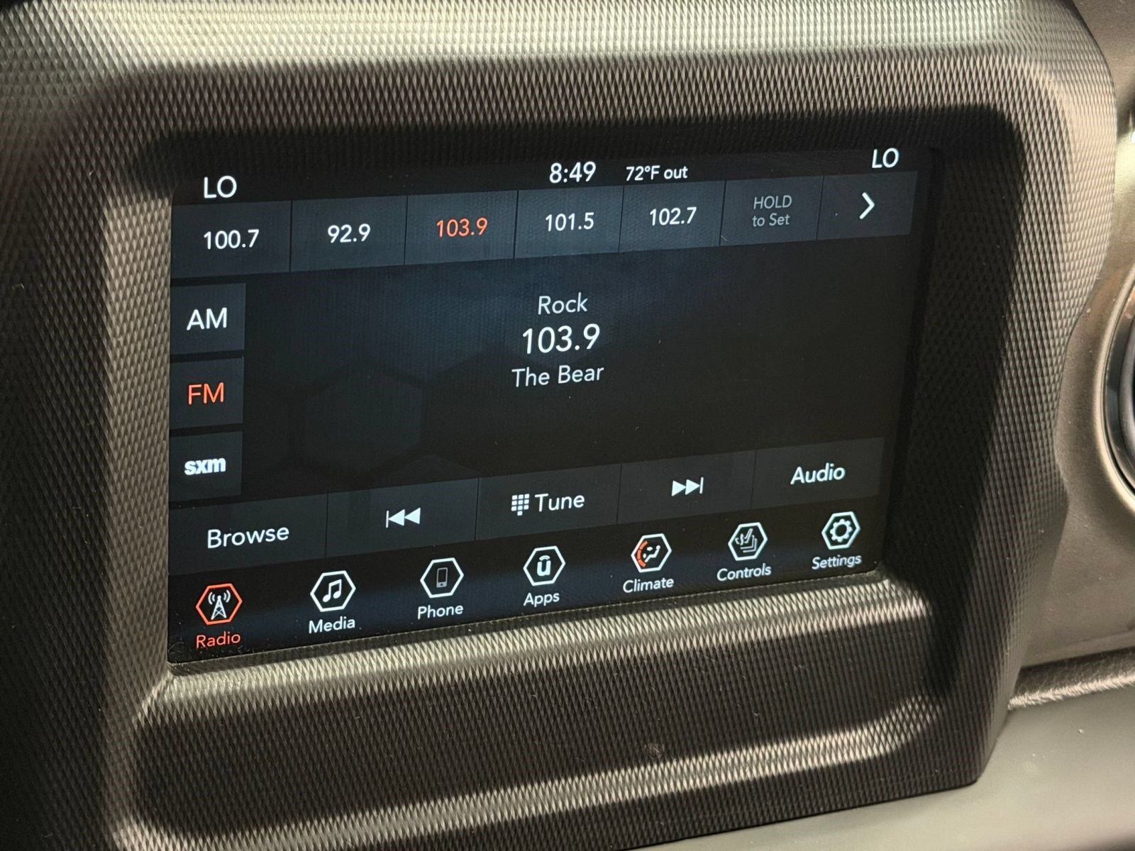 Used 2019 Jeep Wrangler Unlimited Sahara w/ Cold Weather Group AWD/4WD image 20