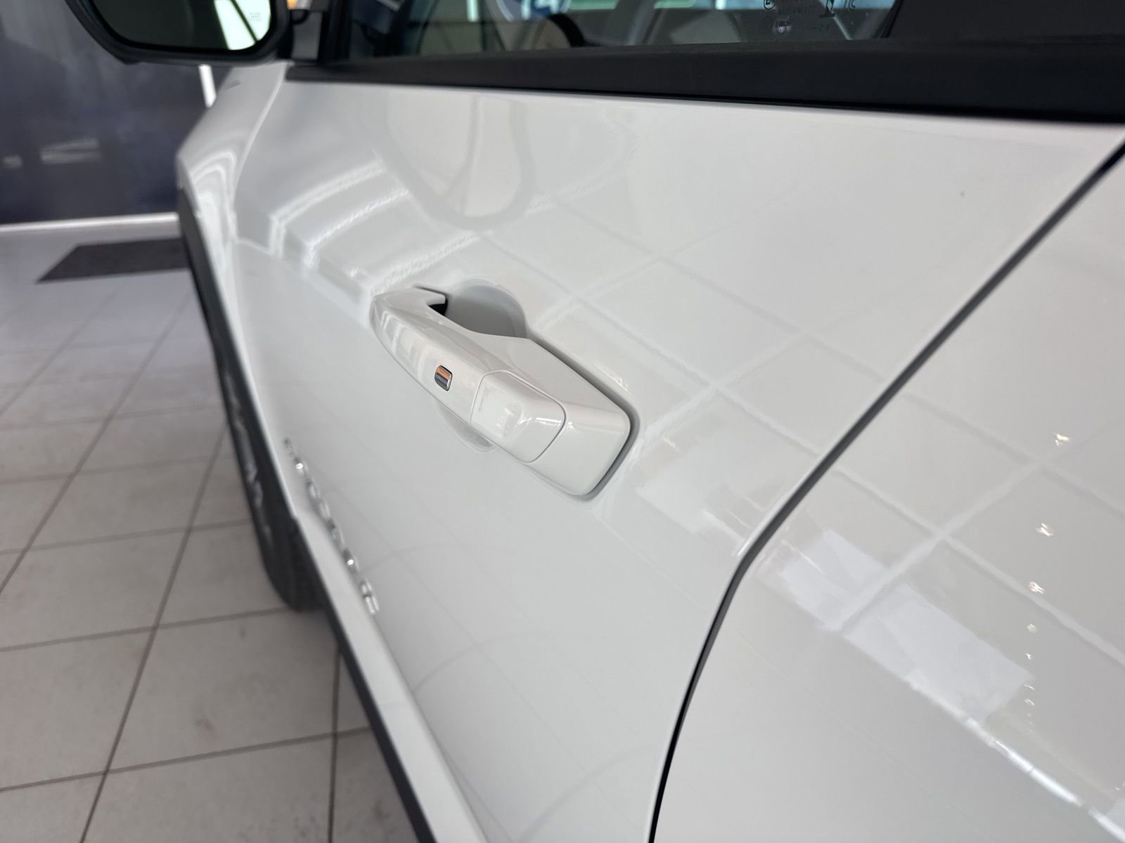 New 2026 Chevrolet Equinox LT w/ Convenience Package II FWD image 9