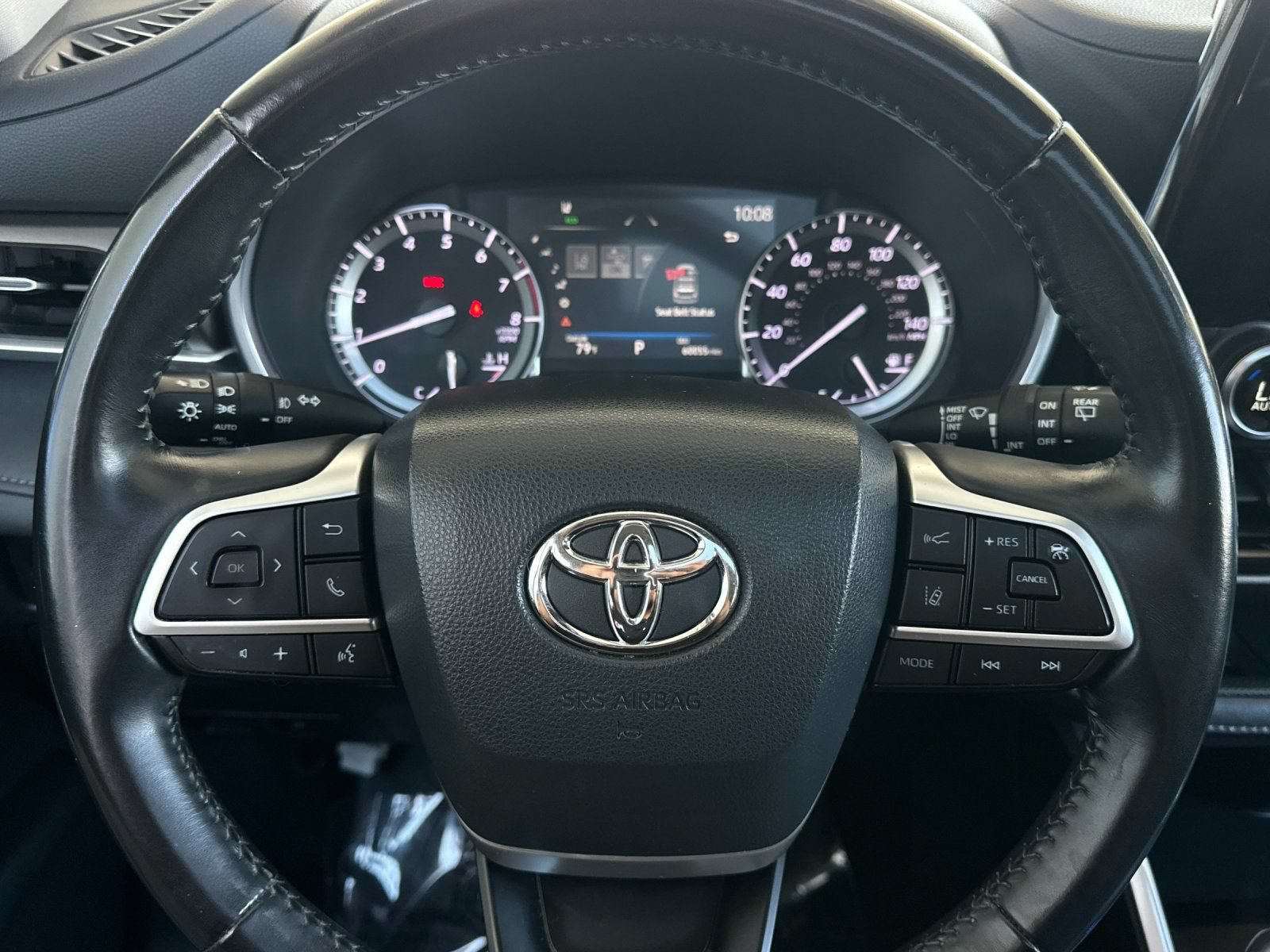 Used 2022 Toyota Highlander XLE FWD image 24