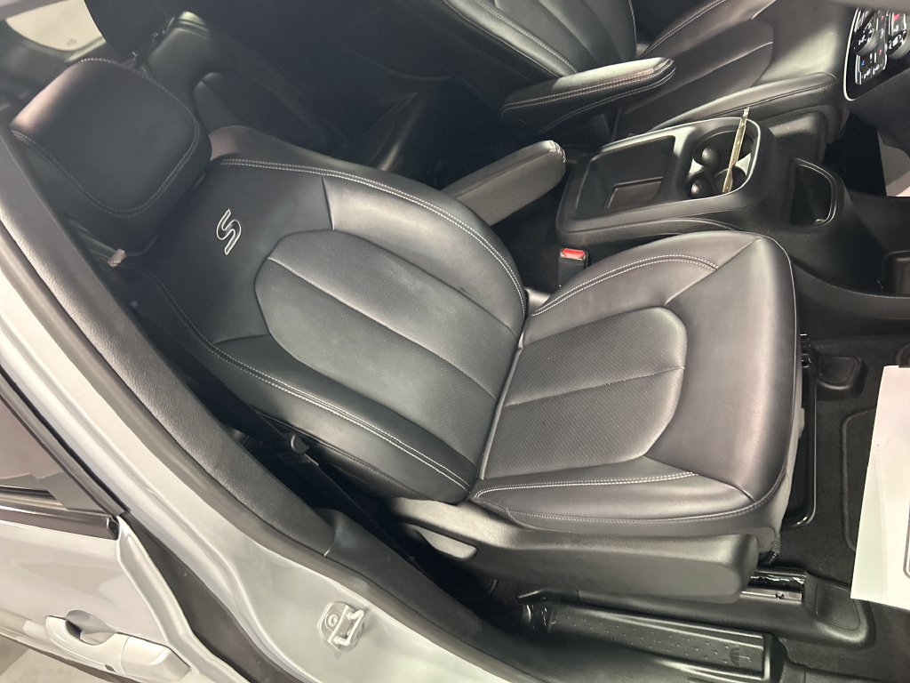 Used 2026 Chrysler Pacifica Select w/ S Appearance Package FWD image 26