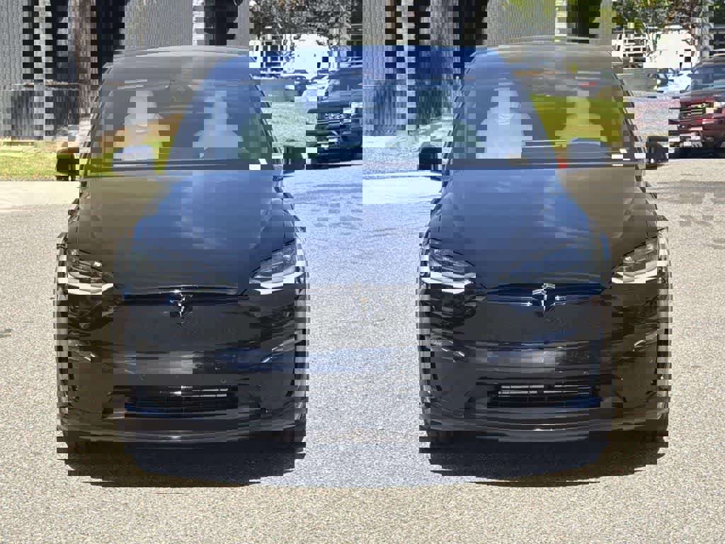Used 2022 Tesla Model X Plaid image 2