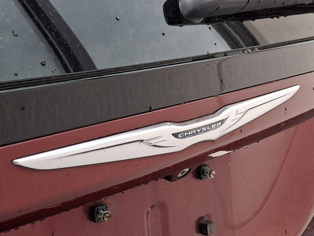 Used 2017 Chrysler Pacifica Limited image 4