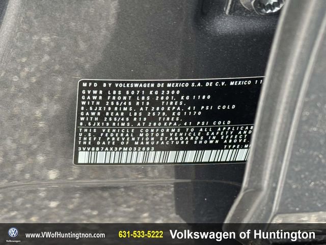 Certified 2023 Volkswagen Tiguan SE R-Line image 17